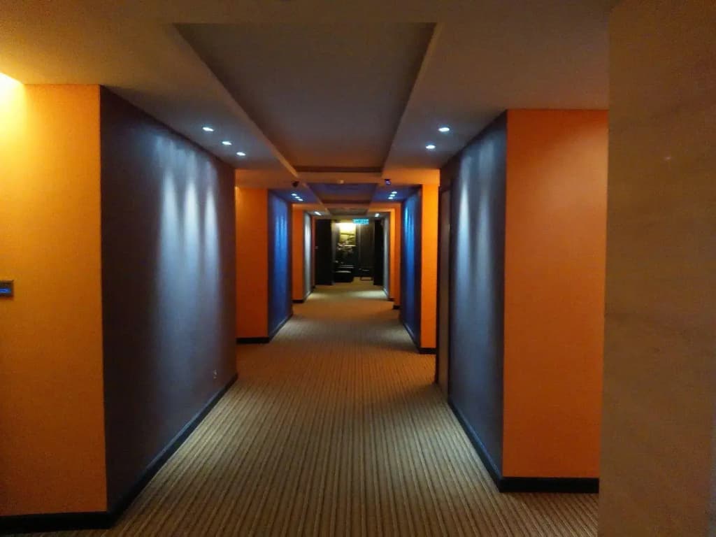 Grand Medallion Hotel - photo 12