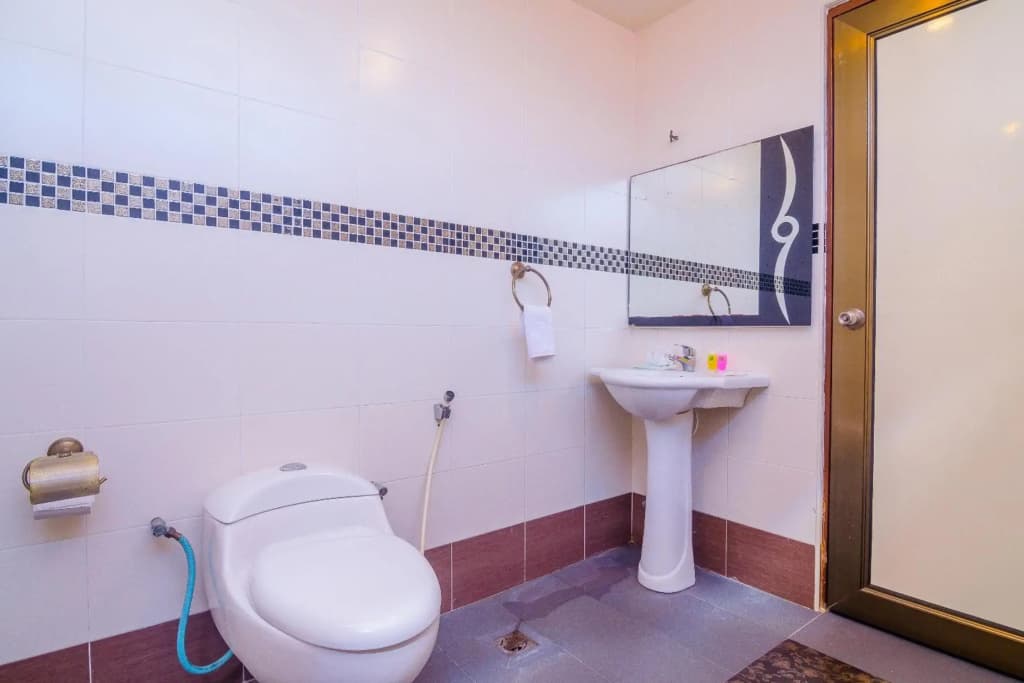 OYO 90134 K Garden Hotel - photo 8