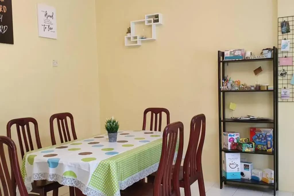Colourful homestay - (near jeti sky mirror) - photo 18