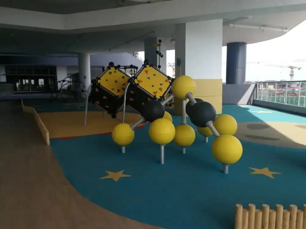 JB City CIQ-R&F Shopping Mall Apartment - photo 13