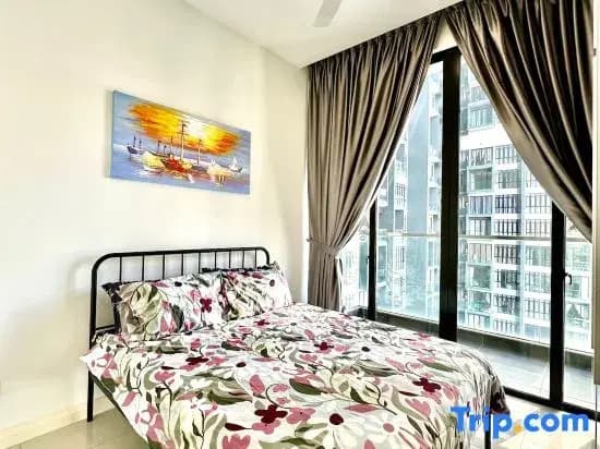 Rare D'Pristine 4 bedroom condo 13A-02A opposite Legoland - photo 1