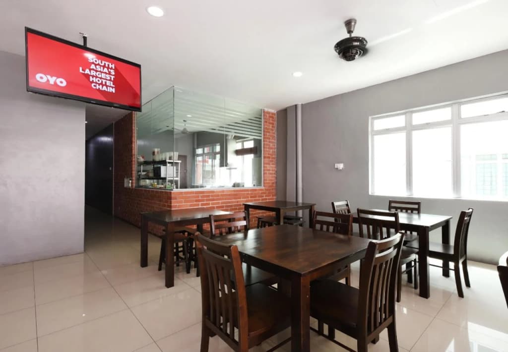 OYO 774 Hotel Iskandar - photo 14