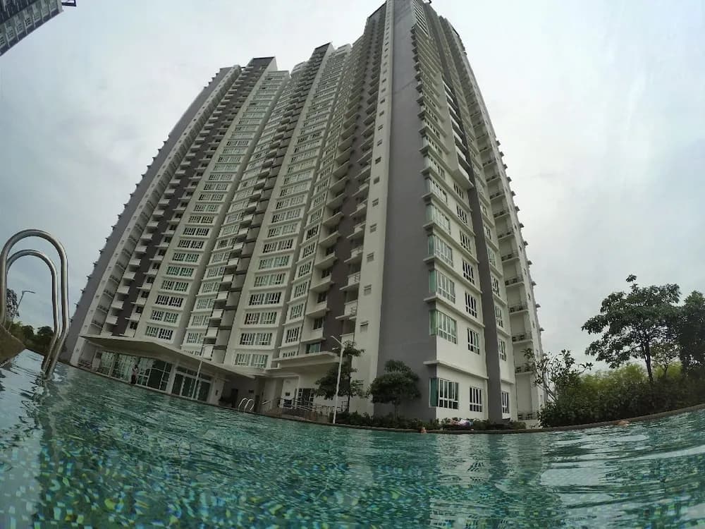 City Living with Panaromic Bay View @ Danga Bay - photo 11