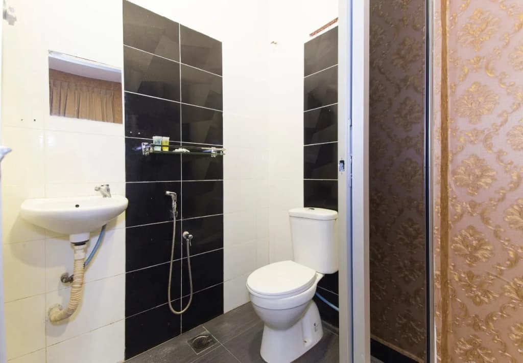Night Queen Hotel - photo 8