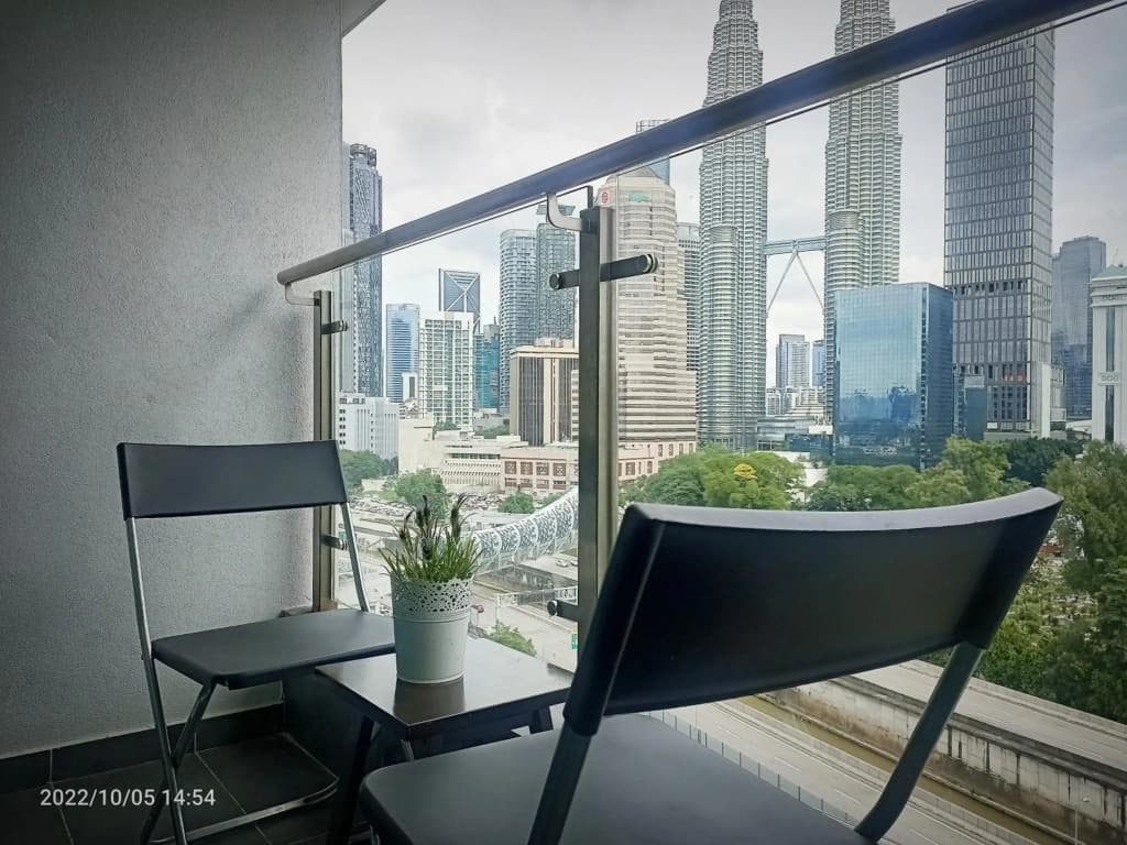 KLCC Legasi Kg Bharu muslim homestay facing unblock view and walking distance to Twin Tower, LRT train next to building - photo 22