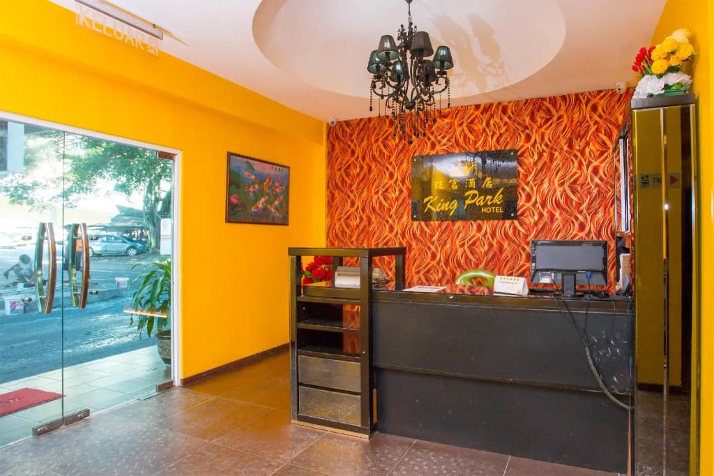 OYO 44037 King Park Hotel - photo 2