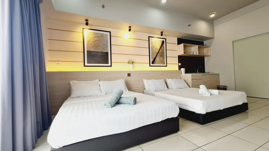 Aeropod 2 Queen Bed Near Airport & KK city Free Parking Netflix - photo 2