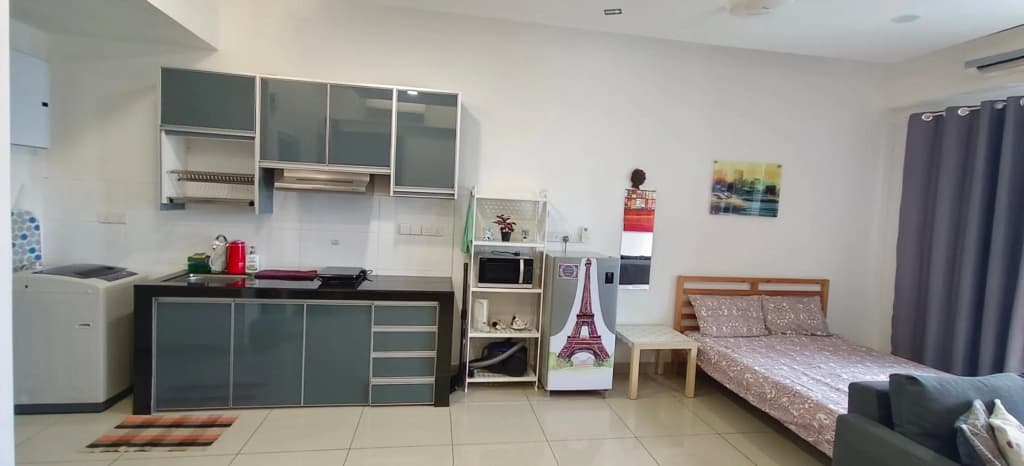 Glenmarie Utropolis Tower 1 by Kroll Home2stay with UNIFI TV Wifi Studio Apt - photo 2