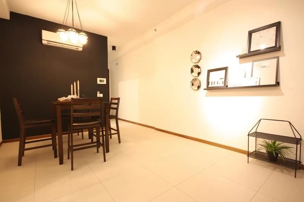 3BR Seaview Suite Gurney Drive - photo 12