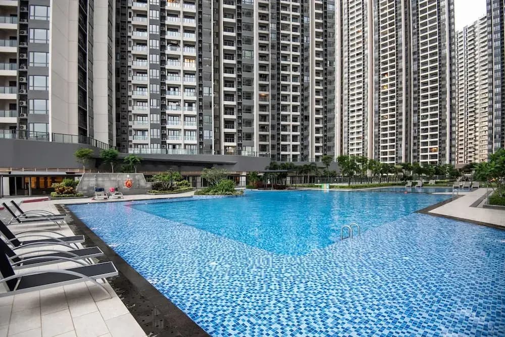 2BR R&F Phase2, CIQ R&F Mall, Free Parking - photo 11
