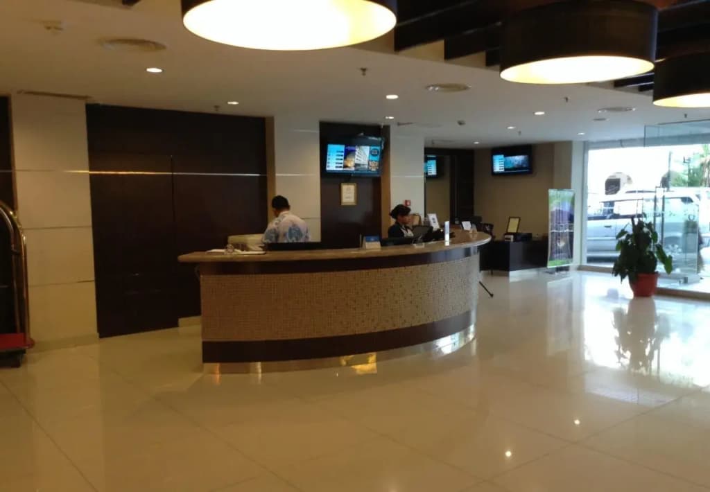 Hotel Sixty3 - photo 2