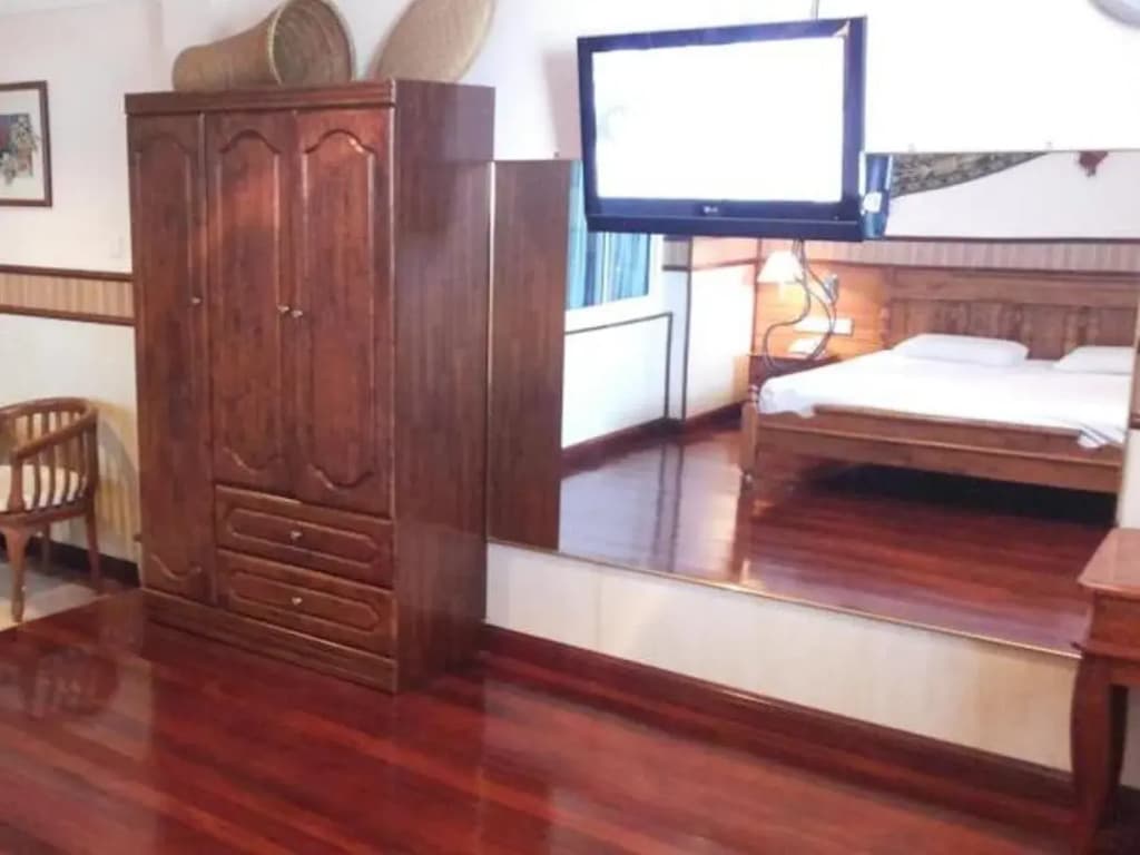 Hotel Holiday Park - photo 4