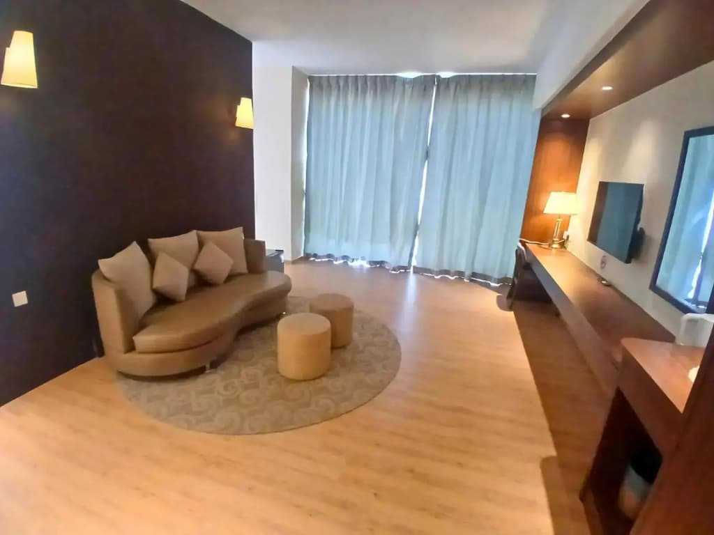 Top Holiday Hotel @ The Mines Seri Kembangan - photo 34