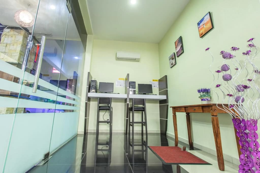 Lavender Inn Permas Jaya - photo 13