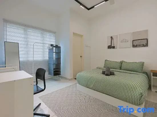 Green Villa Apartment by Favspace - photo 2