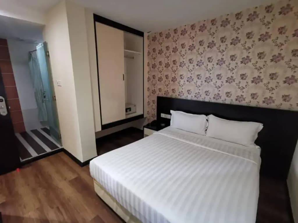Prince Hotel - photo 19