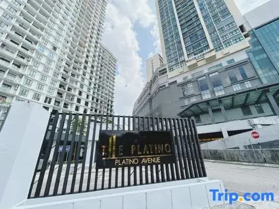 PLATINO SERVICE APARTMENT, 2BR Family Suite, Next to Paradigm mall JB with Big Patio & Pool Access - photo 2