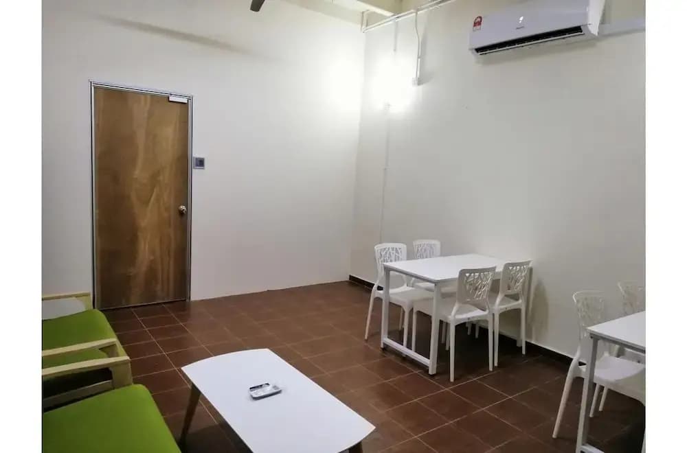 Third Street Station - Hostel - photo 18
