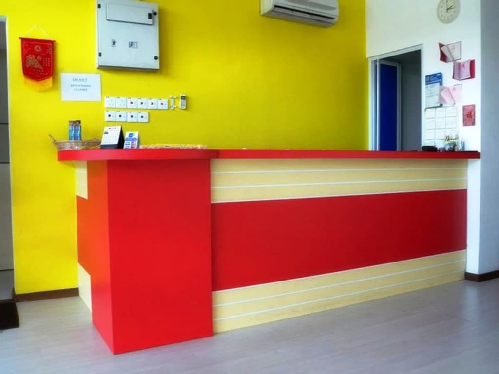 OYO 89639 1st Inn Hotel, Seksyen 20 - photo 2