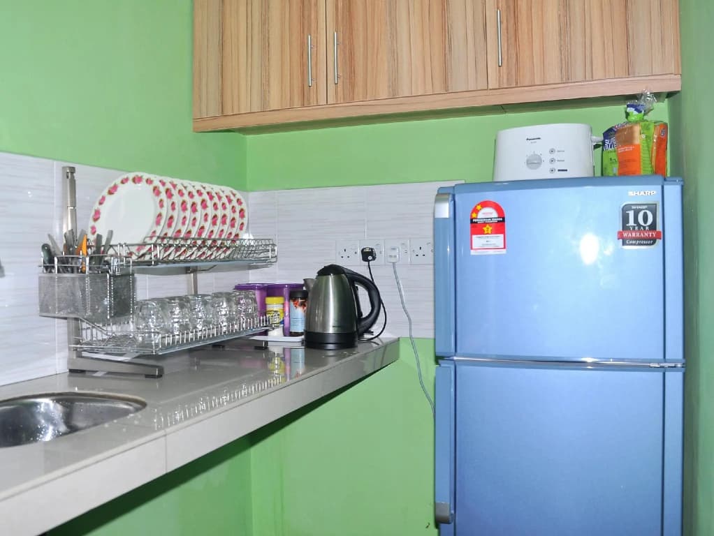 CH Travellers Inn - photo 11