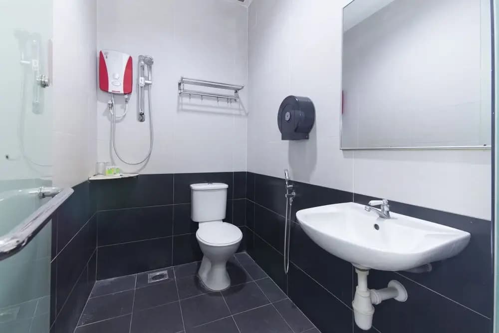 OYO 498 D&F Boutique Hotel Senawang - photo 10