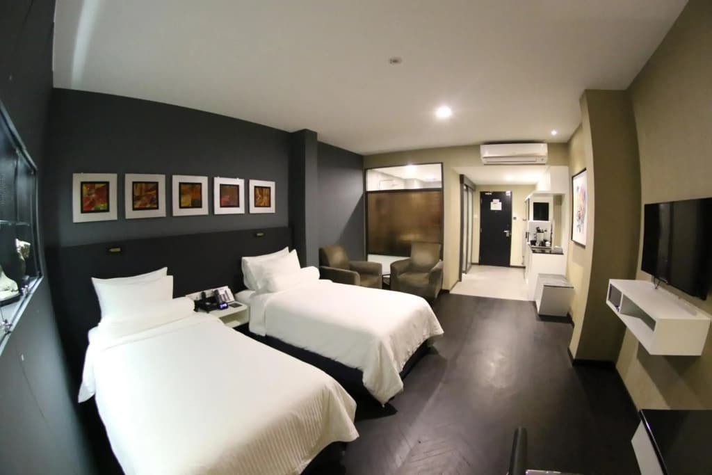 Bedrock Hotel - photo 4
