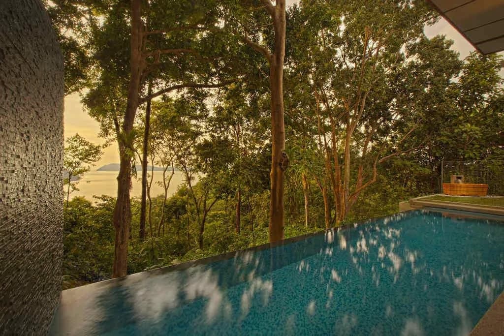 Ambong Pool Villas - photo 8