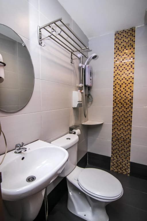 Rose Cottage Hotel Taman Nusa Cemerlang - photo 9