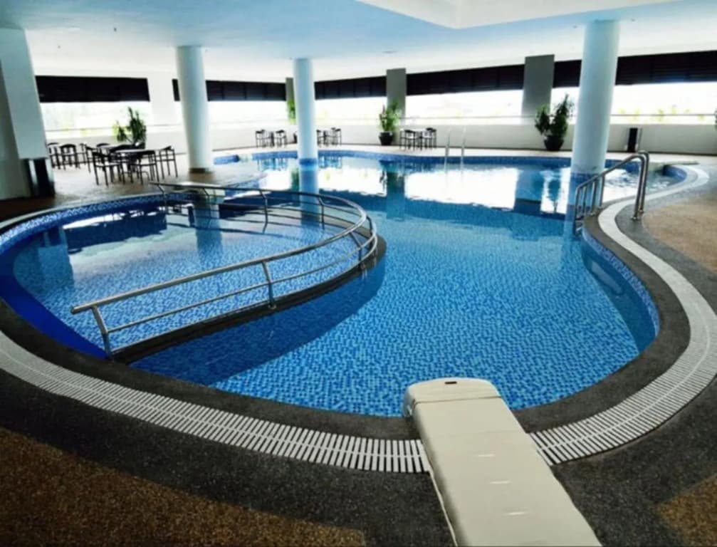 Holiday Villa Hotel & Suites - photo 16
