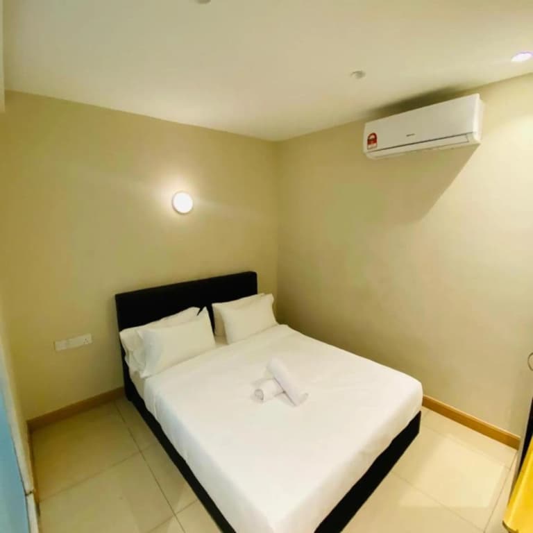 Swing and Pillows at PJ KD - photo 6