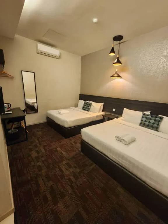 The Square Hotel - photo 34