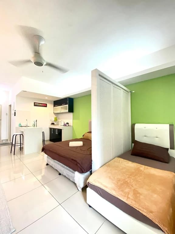Private Studio Viana Court Service Apartment 3 with private parking - photo 4