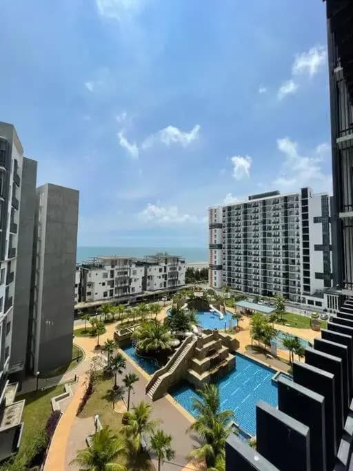 OPAHOME@SWISS GARDEN RESIDENCE (POOL VIEW) 1 Bedroom Studio with WIFI + NETFLIX - photo 12
