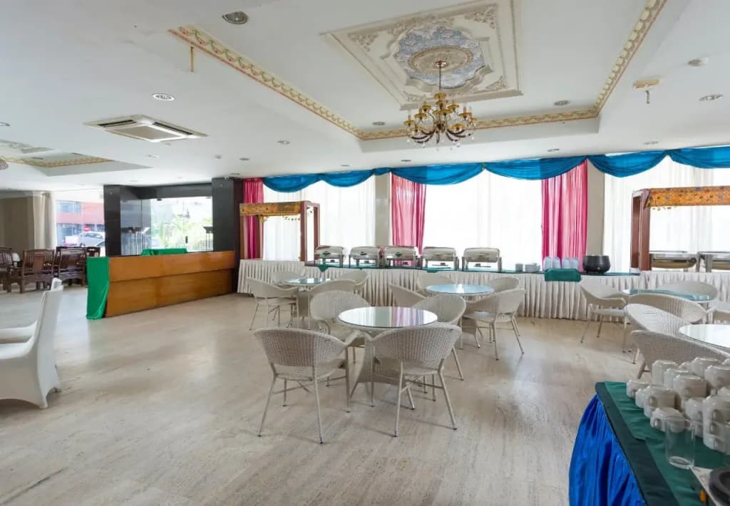 OYO 89619 De Choice Hotel - photo 17