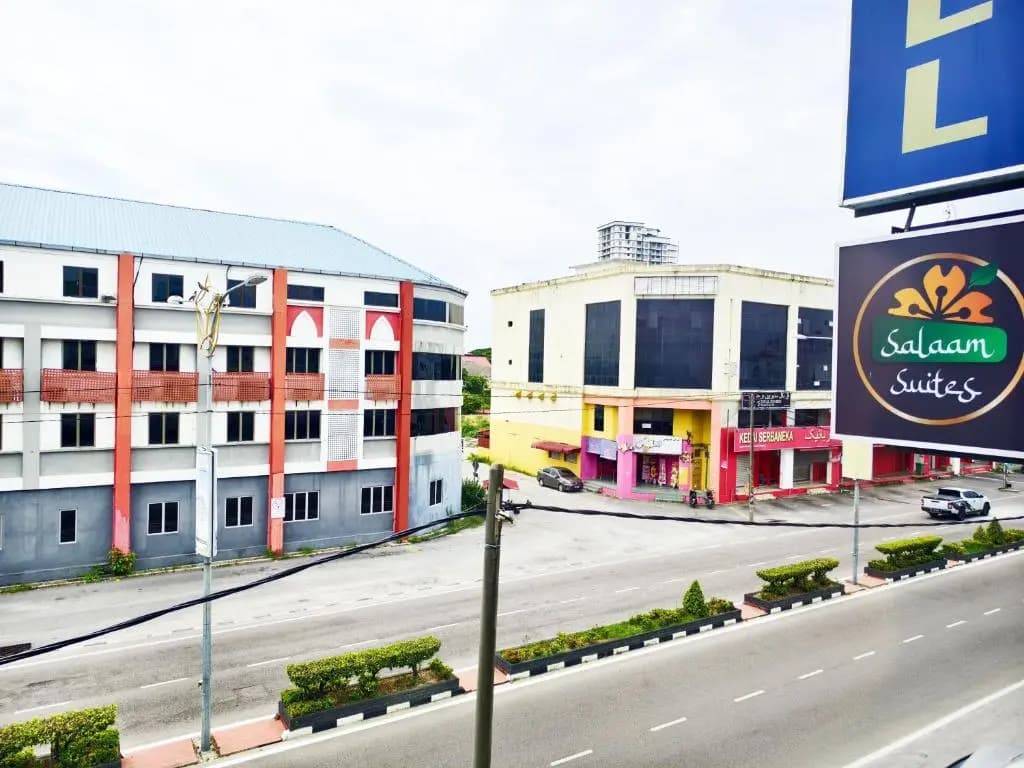 Salaam Suites Hotel - photo 16