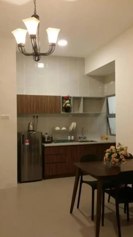 Golden Hill 1 Room Apt at Night Market - photo 11