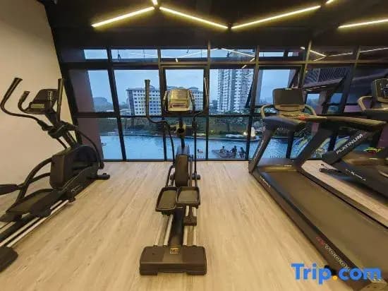 Piccadilly Greentown Premium Suites by IWH Suites - photo 5