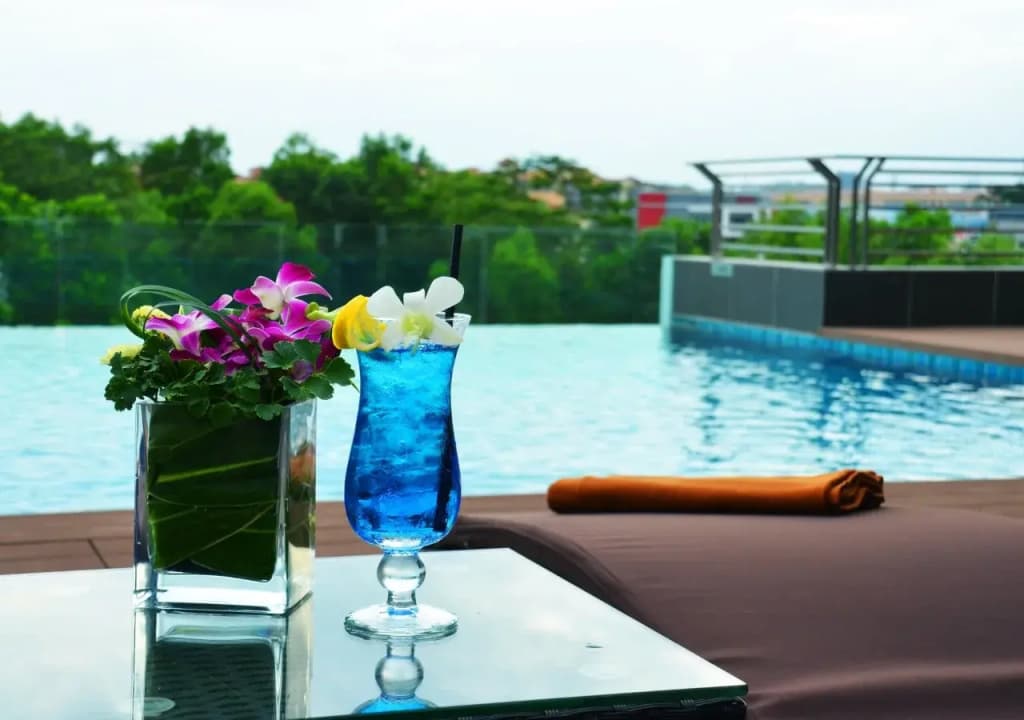 V8 Hotel - photo 16