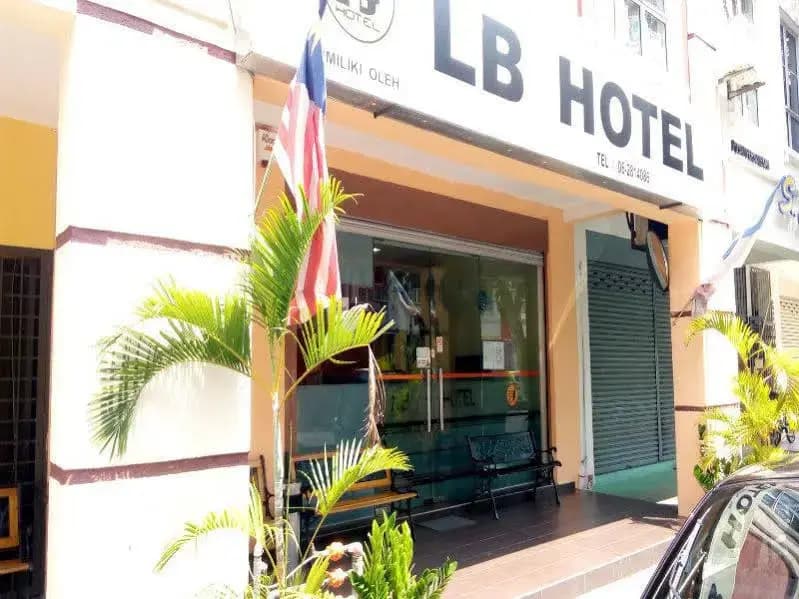 LB Hotel - photo 1