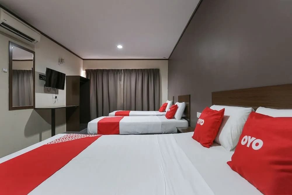 OYO 90157 One World Hotel - photo 7