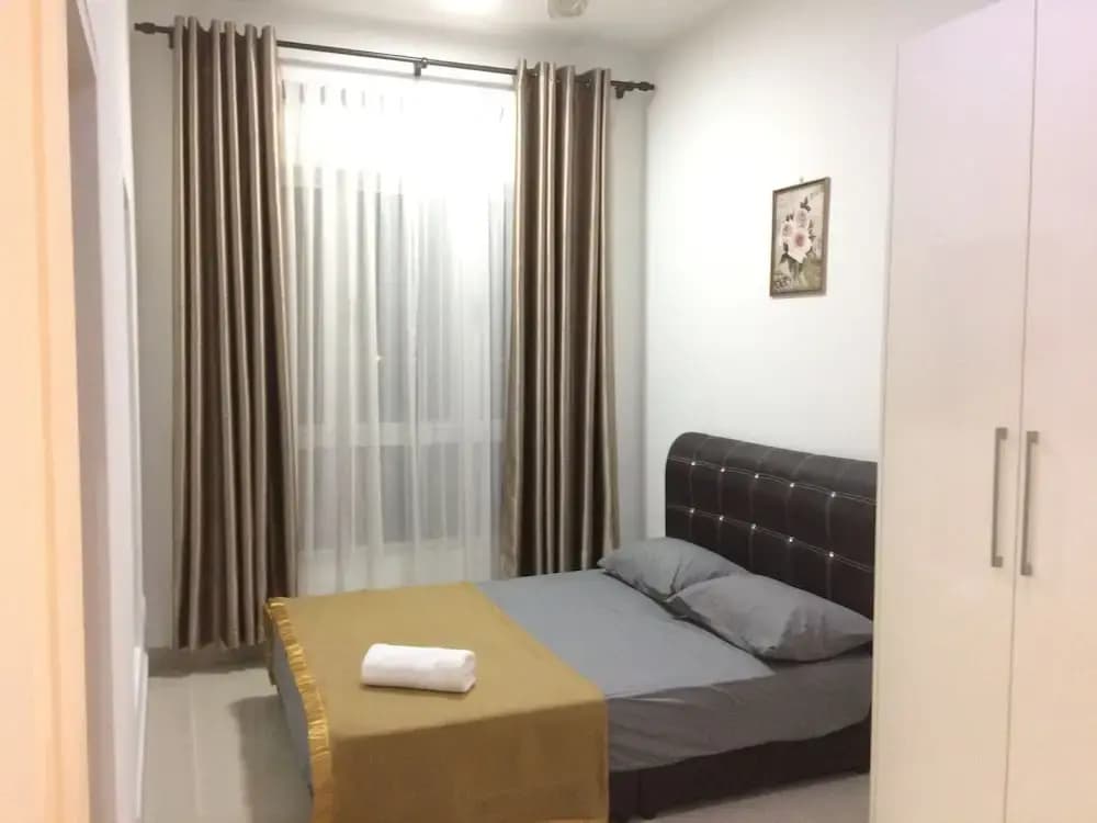 City Living with Panaromic Bay View @ Danga Bay - photo 4