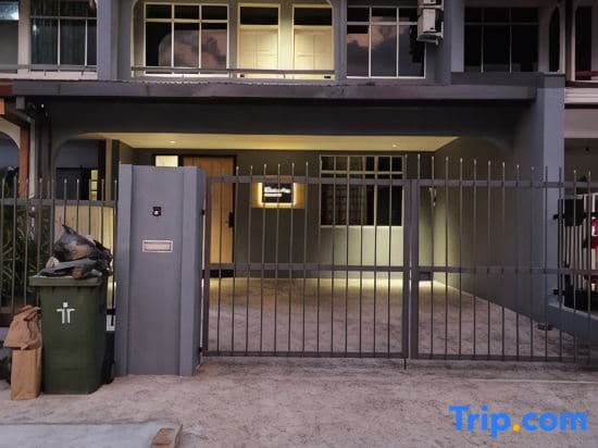 97 HomeStay Kuching 4R3B 9pax 2carpark - photo 2