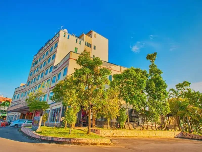 Kemena Hotel - photo 1