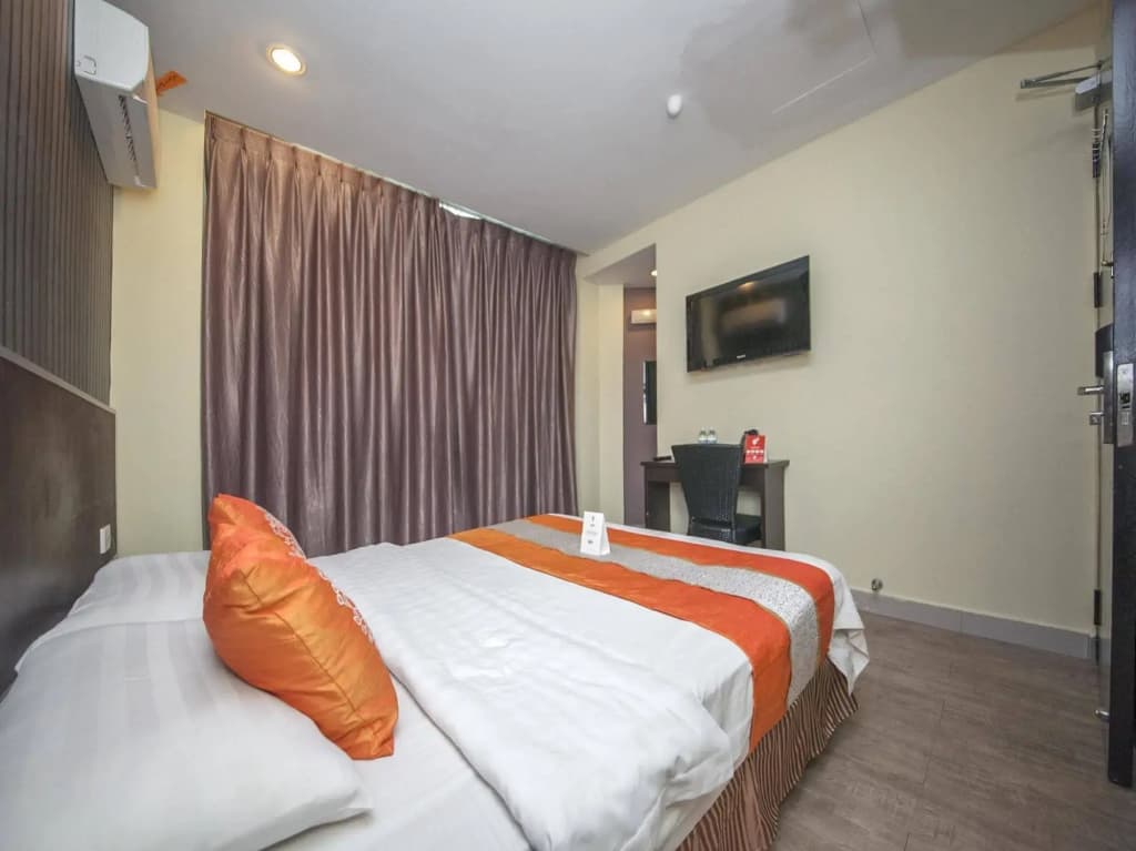 OYO Rooms Near Tanjung Aru Beach - photo 4