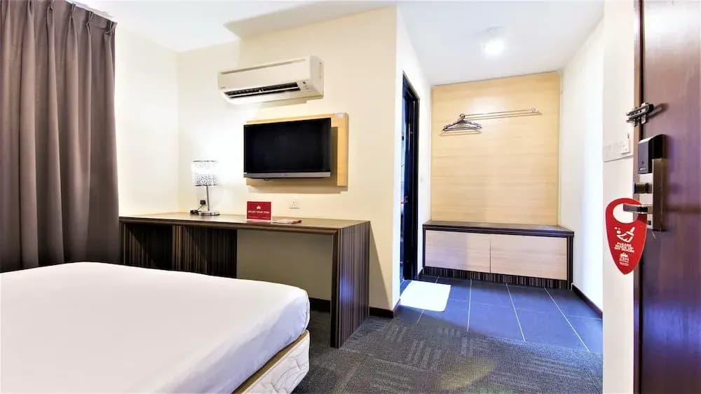 ZEN Rooms Basic Near I-City - photo 21