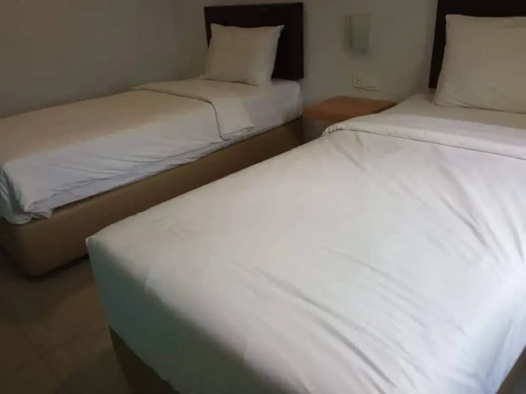 Room V Jalan Megat by Secom - photo 11