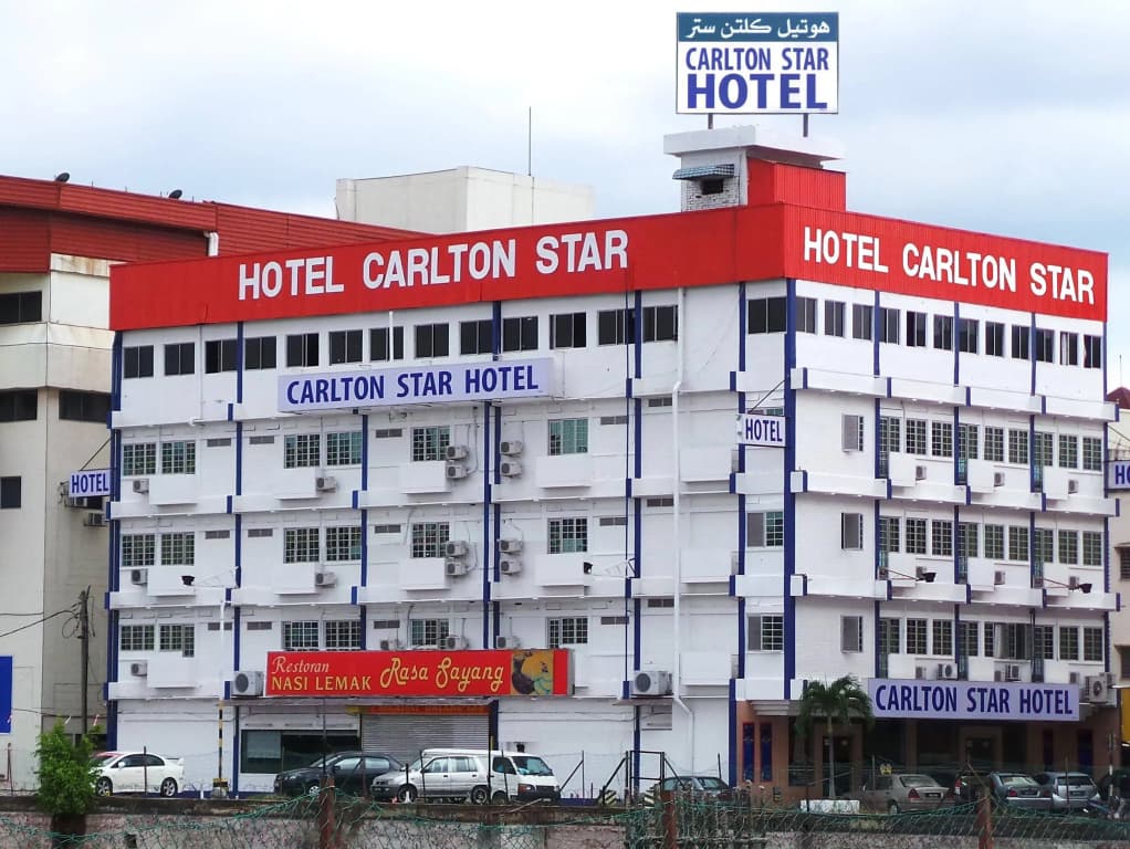 Carlton Star Hotel - photo 1