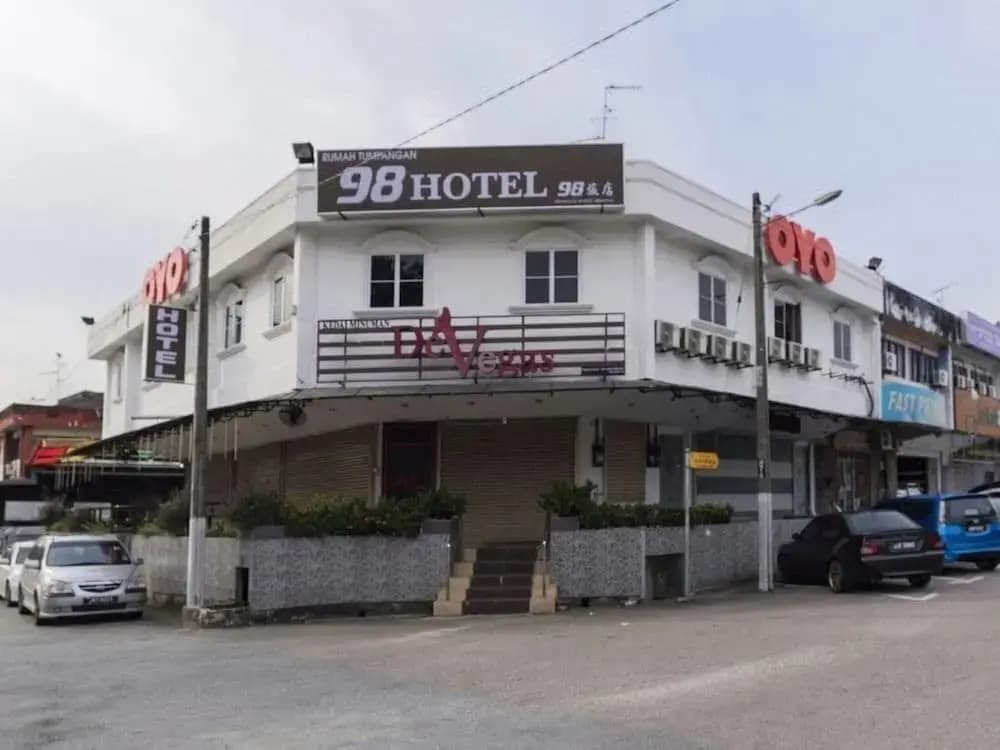 98 Hotel - photo 1