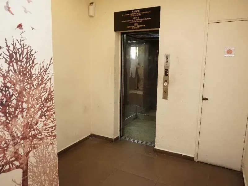 OYO 510 Sri Indar Hotel - photo 11