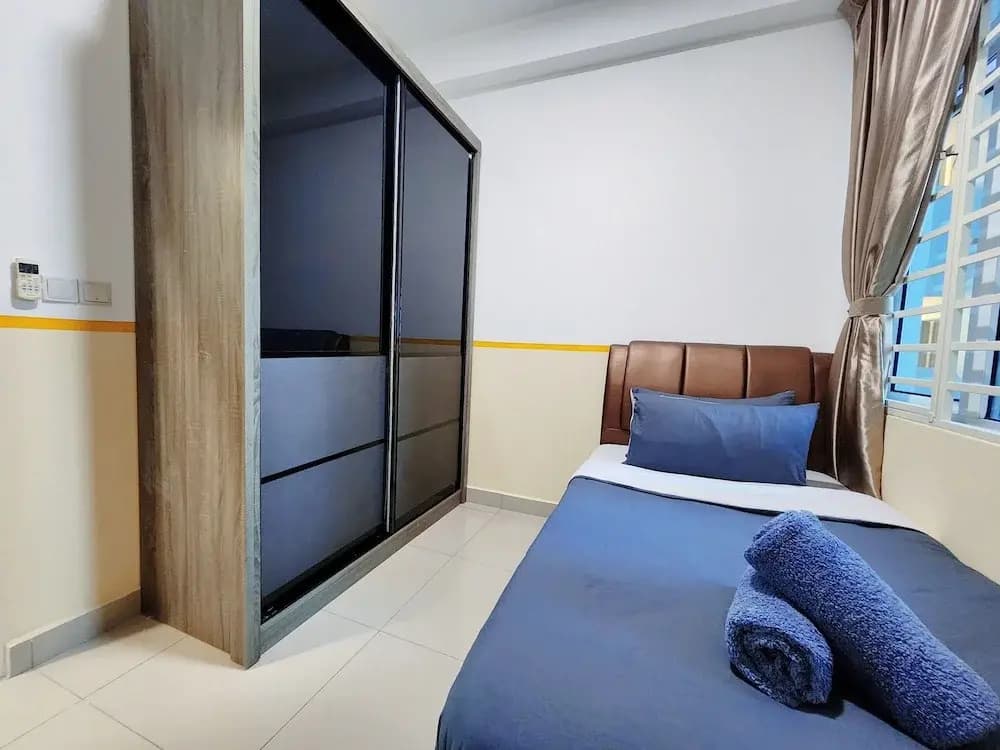 Twin Galaxy Residences by Widebed JB - photo 20